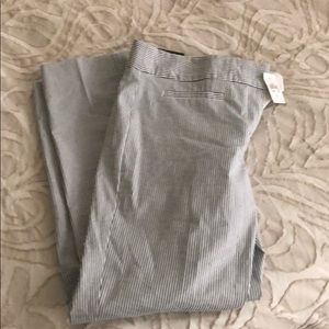 Cropped pants-NWT